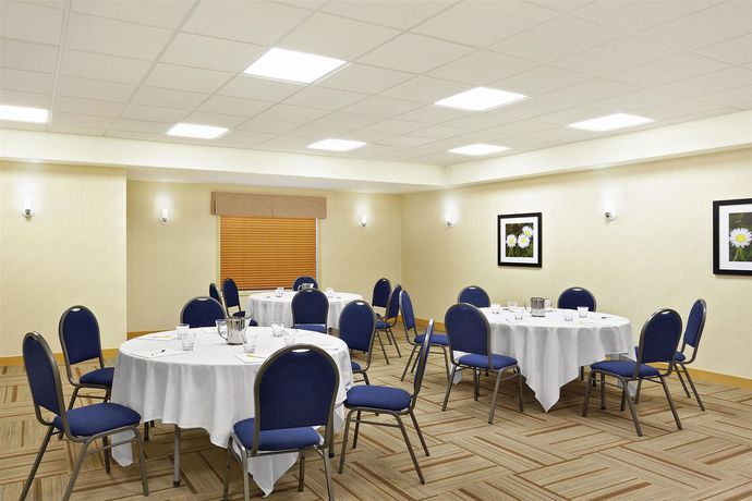 Imagen de los interiores del Hotel Four Points By Sheraton Saskatoon. Foto 7