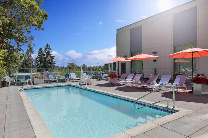 Imagen de la piscina del Hotel Four Points By Sheraton Seattle Airport South. Foto 14