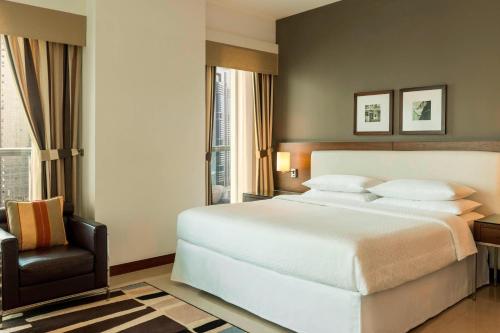Imagen de la habitación del Hotel Four Points By Sheraton Sheikh Zayed Road, Dubai. Foto 8