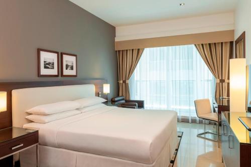 Imagen de la habitación del Hotel Four Points By Sheraton Sheikh Zayed Road, Dubai. Foto 16