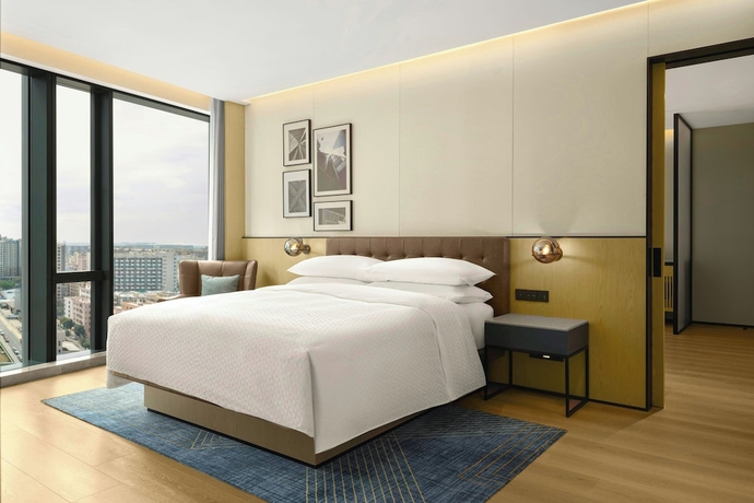 Imagen de la habitación del Hotel Four Points By Sheraton Shenzhen Airport. Foto 8