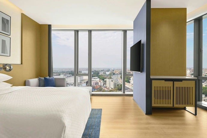 Imagen de la habitación del Hotel Four Points By Sheraton Shenzhen Airport. Foto 13