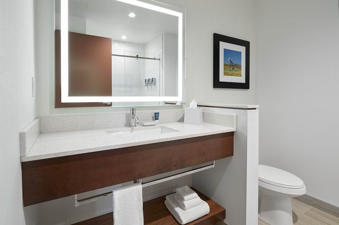Imagen de la habitación del Hotel Four Points By Sheraton Sherwood Park. Foto 2