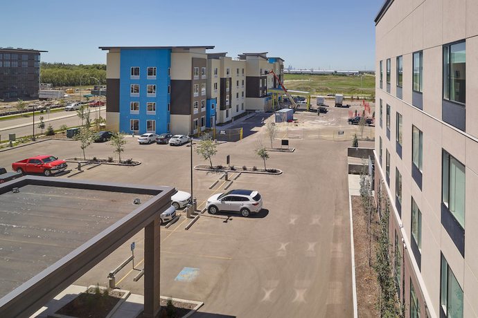 Imagen de los exteriores del Hotel Four Points By Sheraton Sherwood Park. Foto 10