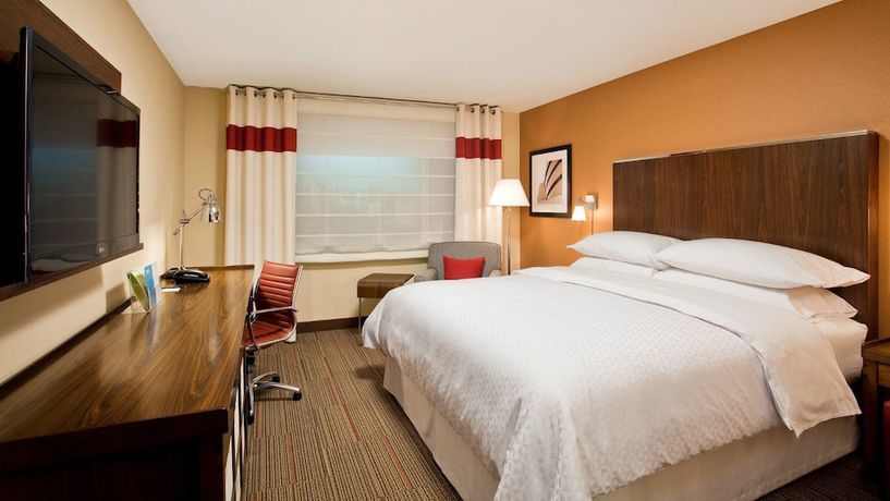 Imagen de la habitación del Hotel Four Points By Sheraton Sherwood Park. Foto 5