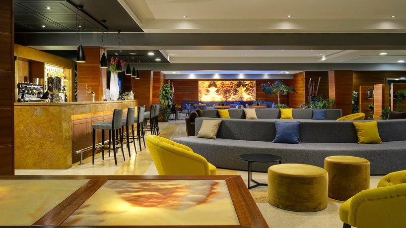 Imagen del bar/restaurante del Hotel Four Points By Sheraton Siena. Foto 6