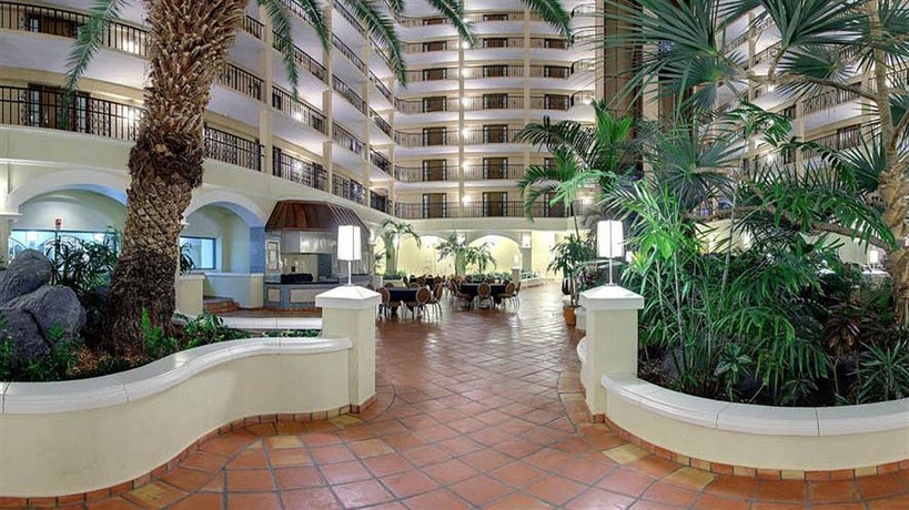 Imagen de los interiores del Hotel Four Points By Sheraton Suites Tampa Airport Westshore. Foto 10