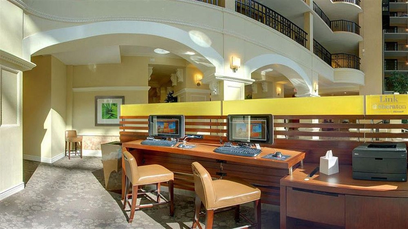 Imagen de los interiores del Hotel Four Points By Sheraton Suites Tampa Airport Westshore. Foto 11