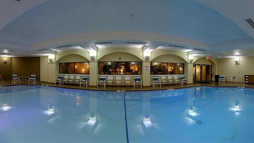Imagen de la piscina del Hotel Four Points By Sheraton Suites Tampa Airport Westshore. Foto 13