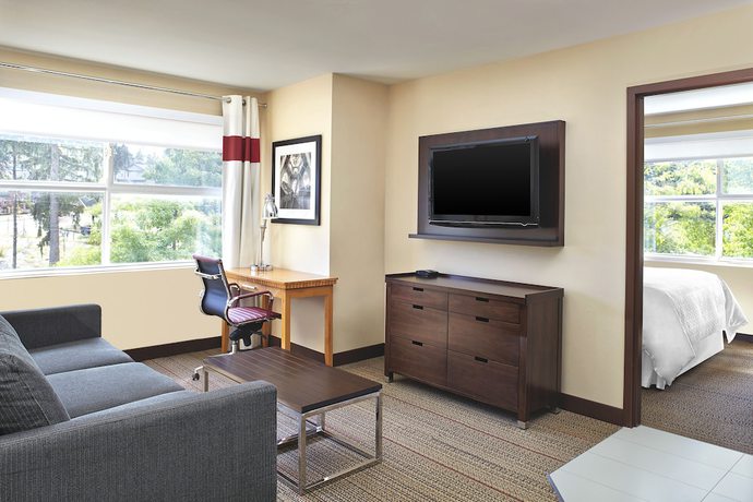 Imagen de la habitación del Hotel Four Points By Sheraton Surrey. Foto 8