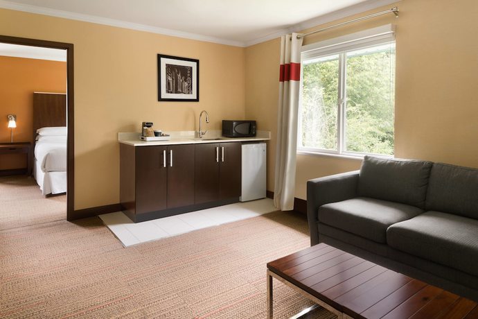 Imagen de la habitación del Hotel Four Points By Sheraton Surrey. Foto 9