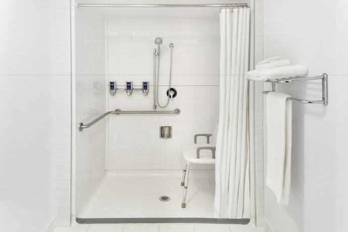 Imagen de la habitación del Hotel Four Points By Sheraton Surrey. Foto 16