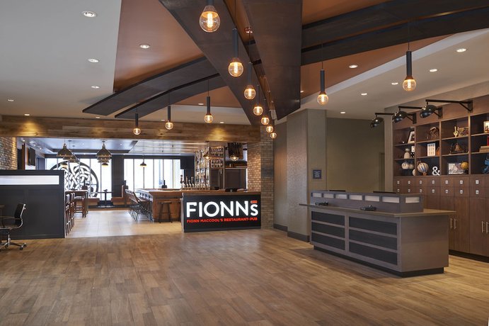 Imagen de los interiores del Hotel Four Points By Sheraton Toronto Airport East. Foto 10