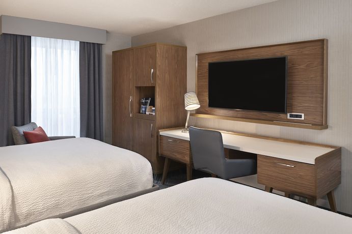 Imagen de la habitación del Hotel Four Points By Sheraton Toronto Airport East. Foto 7