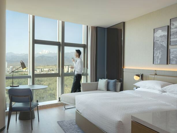 Imagen de la habitación del Hotel Four Points By Sheraton Urumqi. Foto 14