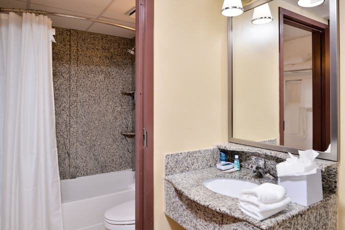 Imagen de la habitación del Hotel Four Points By Sheraton Virginia Beach Oceanfront. Foto 6