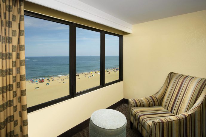 Imagen de la habitación del Hotel Four Points By Sheraton Virginia Beach Oceanfront. Foto 9