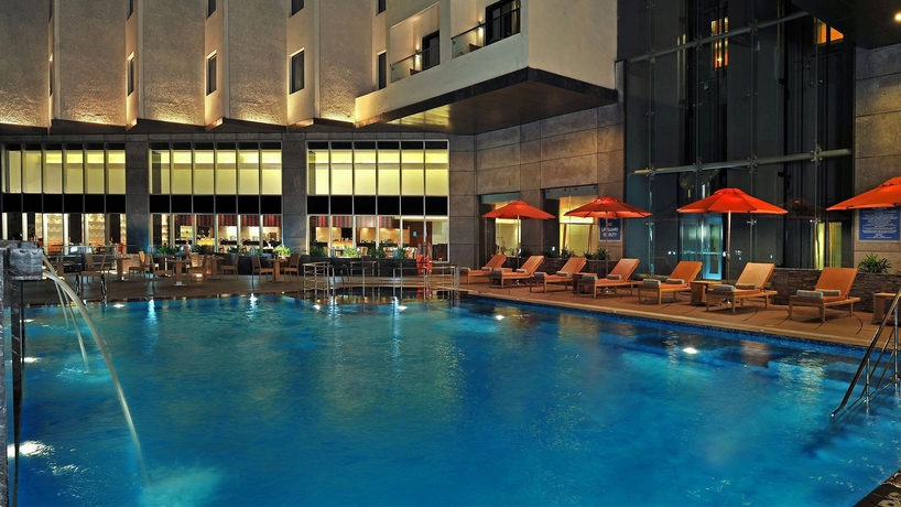 Imagen de la piscina del Hotel Four Points By Sheraton Visakhapatnam. Foto 16