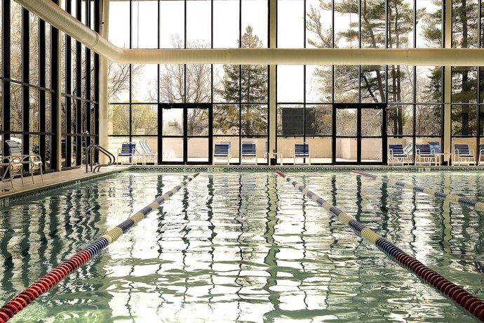 Imagen de la piscina del Hotel Four Points By Sheraton Wakefield Boston Htlandconference Cntr. Foto 12