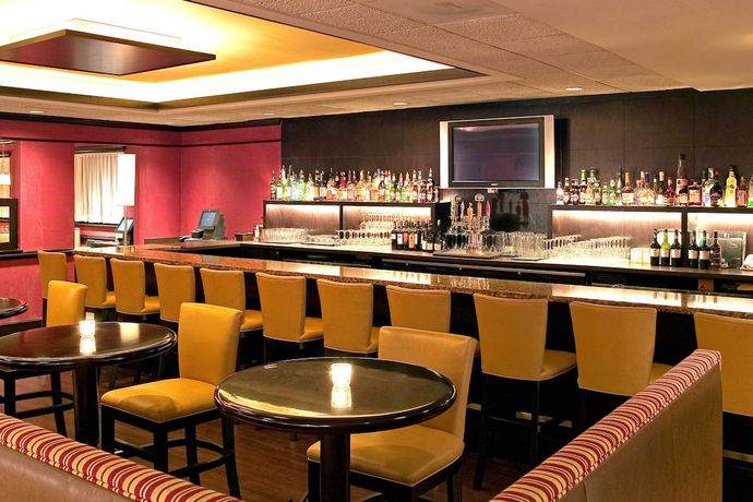 Imagen del bar/restaurante del Hotel Four Points By Sheraton Wakefield Boston Htlandconference Cntr. Foto 2