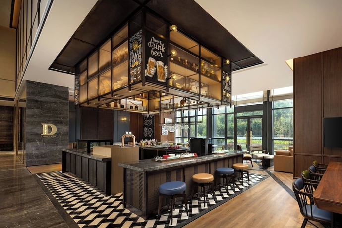 Imagen del bar/restaurante del Hotel Four Points By Sheraton Wuhan, Dongxihu. Foto 4