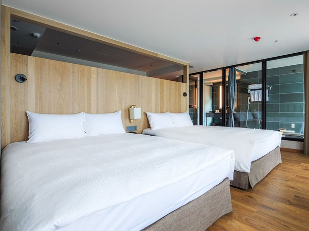 Imagen de la habitación del Hotel Four Points By Sheraton Yilan Jiaoxi. Foto 15