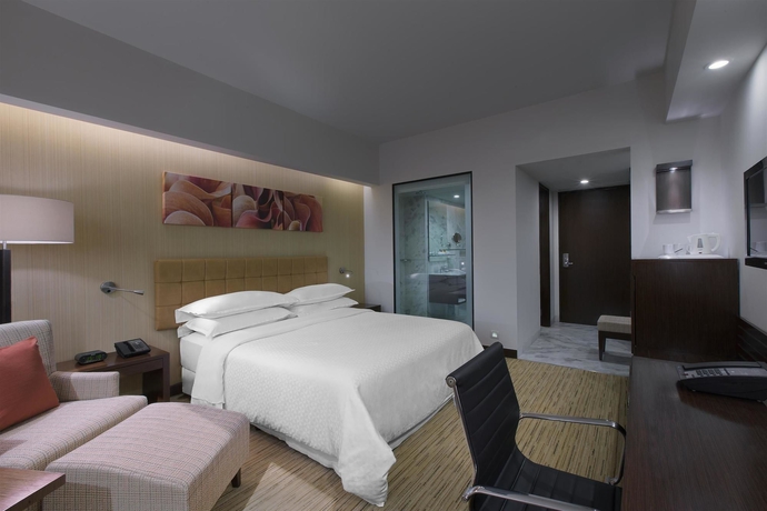 Imagen de la habitación del Hotel Four Points By Sheraton and Serviced Apartments, Pune. Foto 5