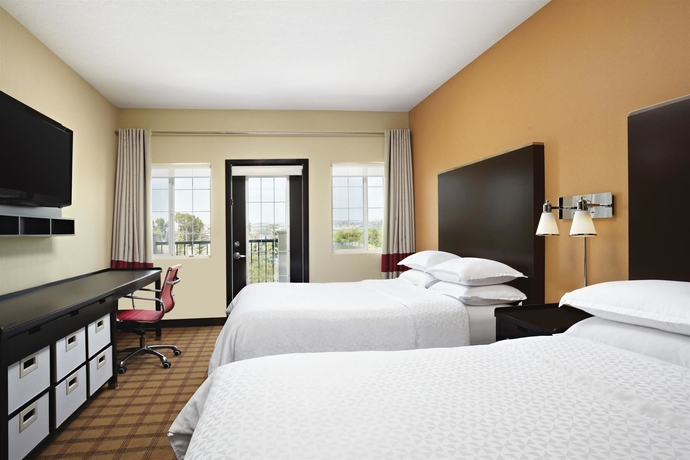 Imagen de la habitación del Hotel Four Points By Sheraton and Suites Calgary West. Foto 7
