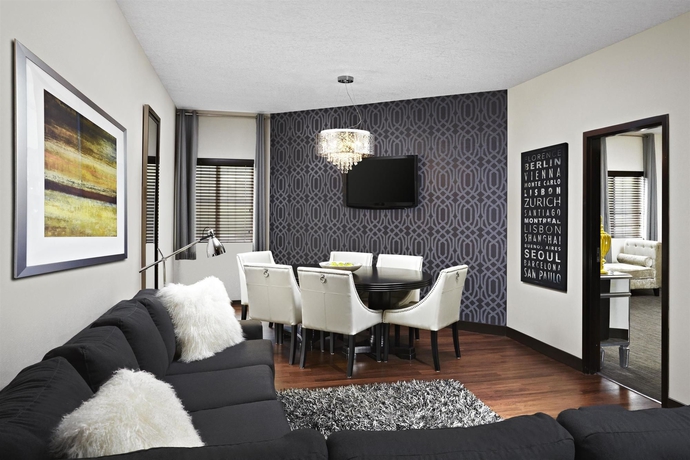 Imagen de la habitación del Hotel Four Points By Sheraton and Suites Calgary West. Foto 9