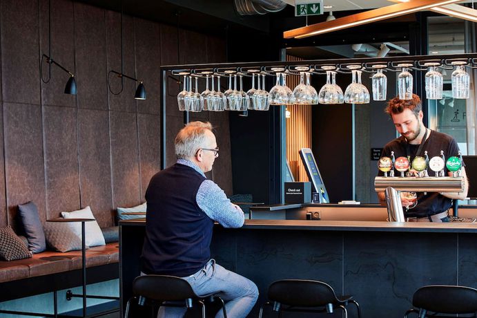 Imagen del bar/restaurante del Hotel Four Points Flex by Sheraton Aarhus Skejby. Foto 4