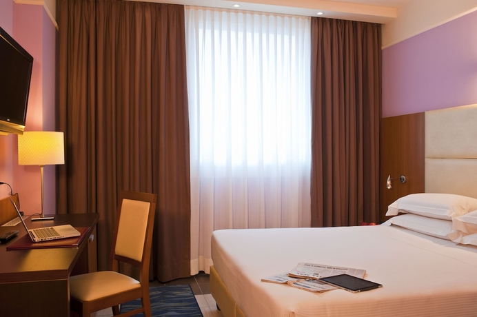 Imagen de la habitación del Hotel Four Points Flex by Sheraton Bologna Airport. Foto 8