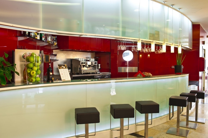 Imagen del bar/restaurante del Hotel Four Points Flex by Sheraton Bologna Airport. Foto 6