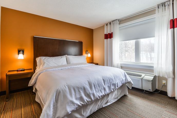 Imagen de la habitación del Hotel Four Points by Sheraton Barrie. Foto 3