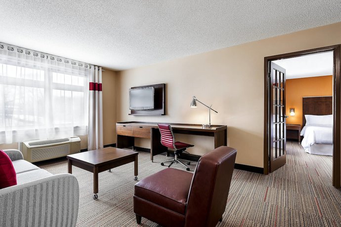 Imagen de la habitación del Hotel Four Points by Sheraton Barrie. Foto 7