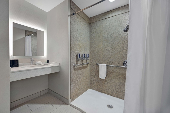 Imagen de la habitación del Hotel Four Points by Sheraton Birmingham Homewood. Foto 18