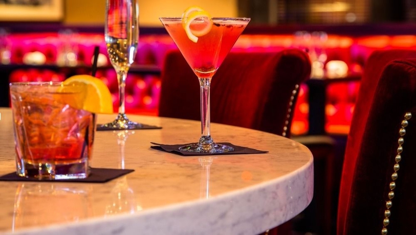 Imagen del bar/restaurante del Hotel Four Points by Sheraton Boston Newton. Foto 4