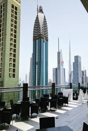 Imagen del bar/restaurante del Hotel Four Points by Sheraton Bur Dubai. Foto 12