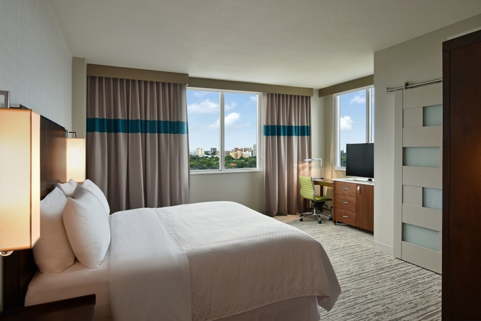 Imagen de la habitación del Hotel Four Points by Sheraton Coral Gables. Foto 10