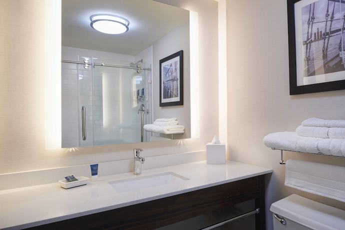 Imagen de la habitación del Hotel Four Points by Sheraton Detroit Novi. Foto 16