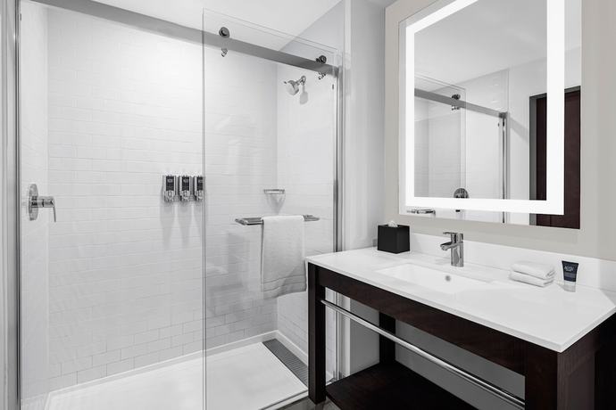 Imagen de la habitación del Hotel Four Points by Sheraton Flushing. Foto 13