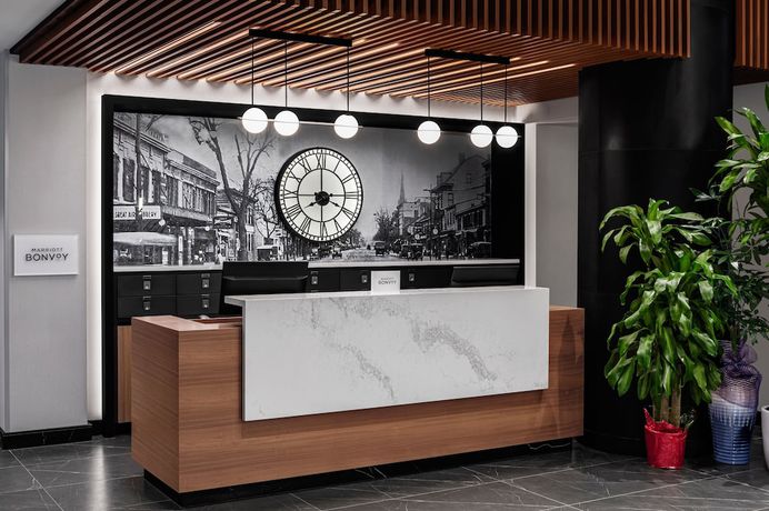 Imagen de los interiores del Hotel Four Points by Sheraton Flushing. Foto 20