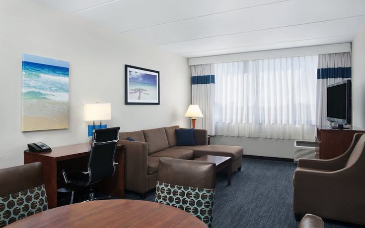 Imagen de la habitación del Hotel Four Points by Sheraton Fort Lauderdale Airport/Cruise Port. Foto 6