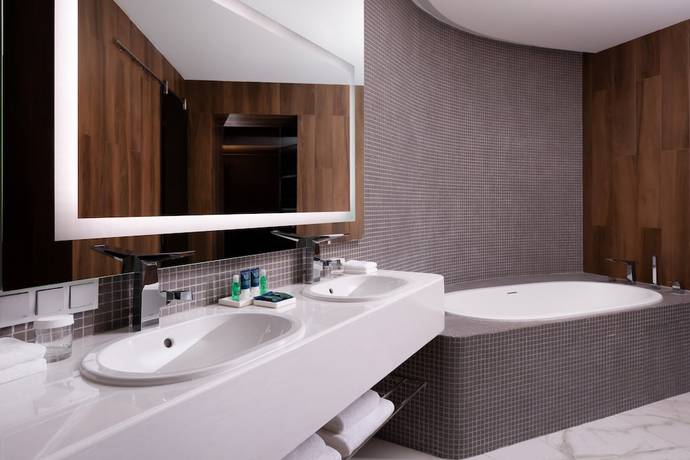 Imagen de la habitación del Hotel Four Points by Sheraton Krasnodar. Foto 4