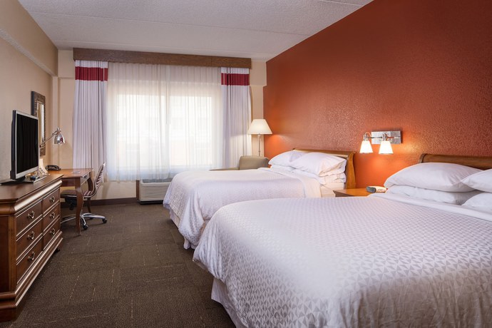 Imagen de la habitación del Hotel Four Points by Sheraton Louisville Airport. Foto 4