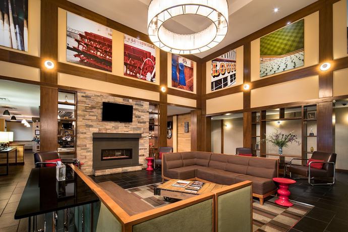 Imagen de los interiores del Hotel Four Points by Sheraton Louisville Airport. Foto 20