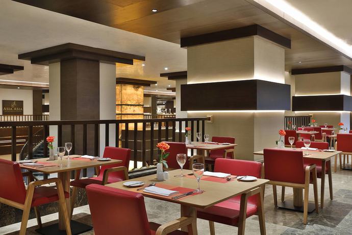 Imagen del bar/restaurante del Hotel Four Points by Sheraton Makkah Al Naseem. Foto 2