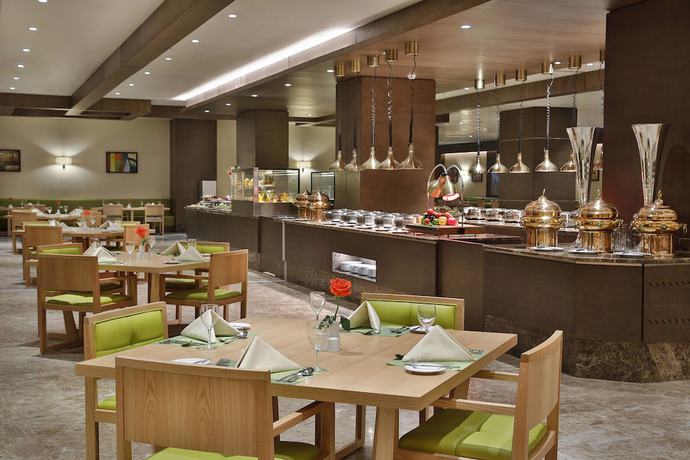 Imagen del bar/restaurante del Hotel Four Points by Sheraton Makkah Al Naseem. Foto 3