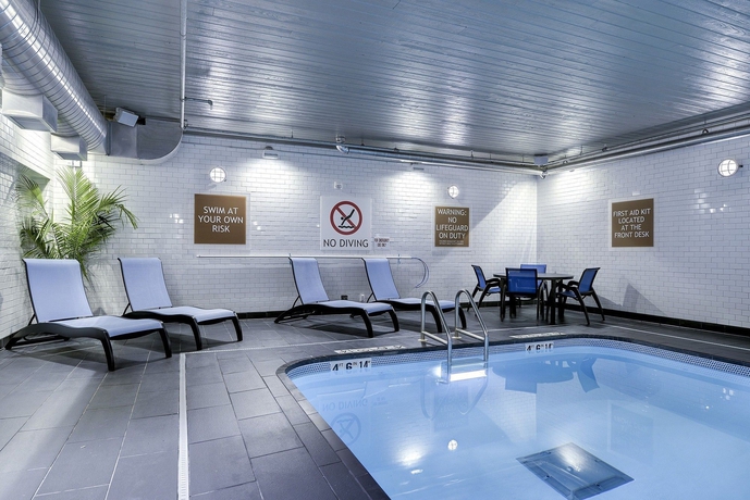 Imagen de la piscina del Hotel Four Points by Sheraton Mall of America Minneapolis Airport. Foto 17