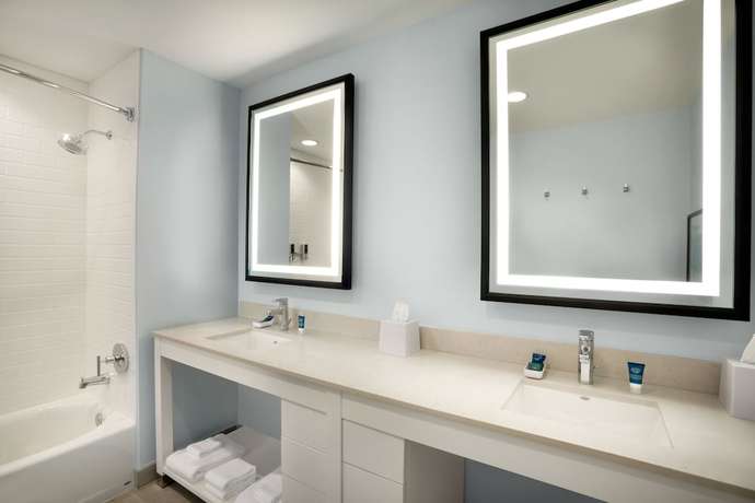 Imagen de la habitación del Hotel Four Points by Sheraton Miami Airport. Foto 8
