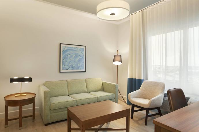 Imagen de la habitación del Hotel Four Points by Sheraton Miami Airport. Foto 12